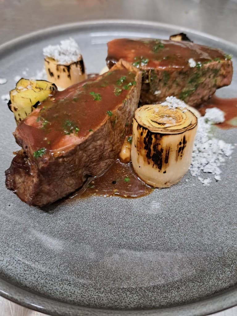 Sliced beef with leeks and reduction — Irpinia bistrot